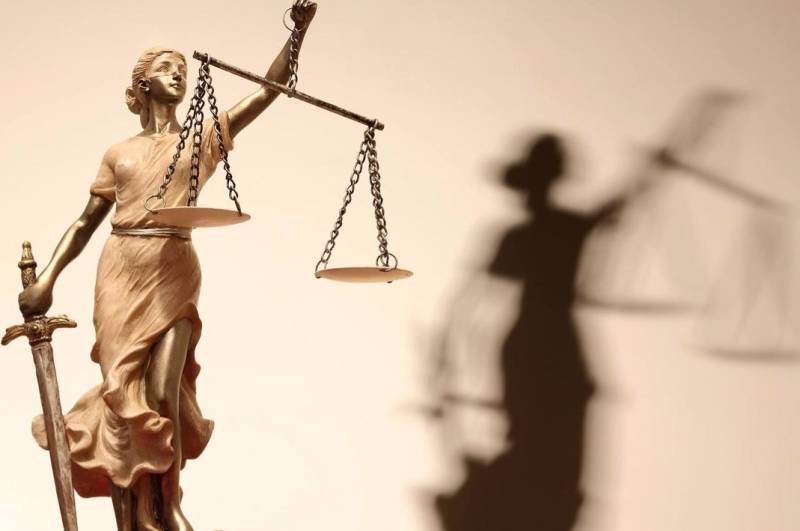 Le tribunal administratif est-il compétent pour statuer sur la suspension de l'exécution d'une décision de la CPAM portant sur les conditions de conventionnement d'un infirmier libéral?